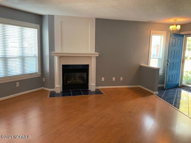 Building Photo - 114 Breezewood Dr
