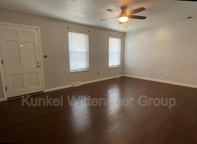 Building Photo - 3863 Timberlake Dr