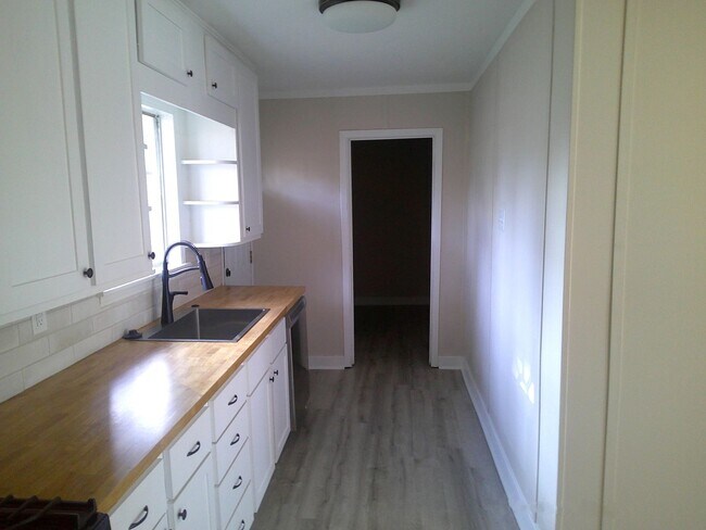 Foto del edificio - MOVE IN SPECIAL!**** 1/2 OF 1ST MONTH RENT...