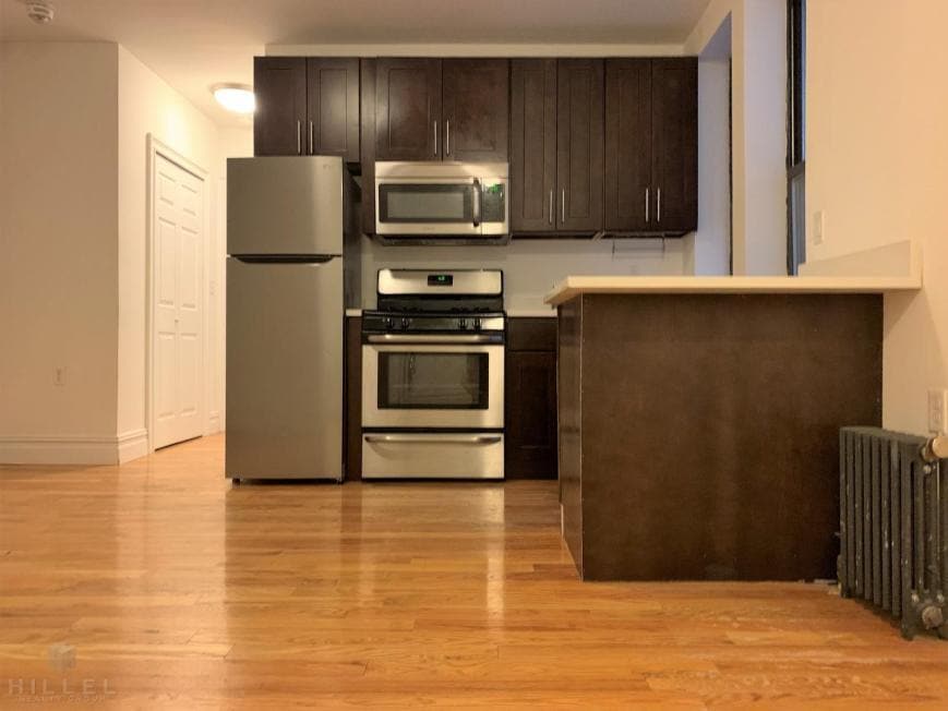 Foto principal - 2 bedroom in ASTORIA NY 11105
