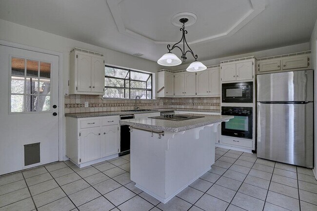 Foto del edificio - 6501 Cascada Dr