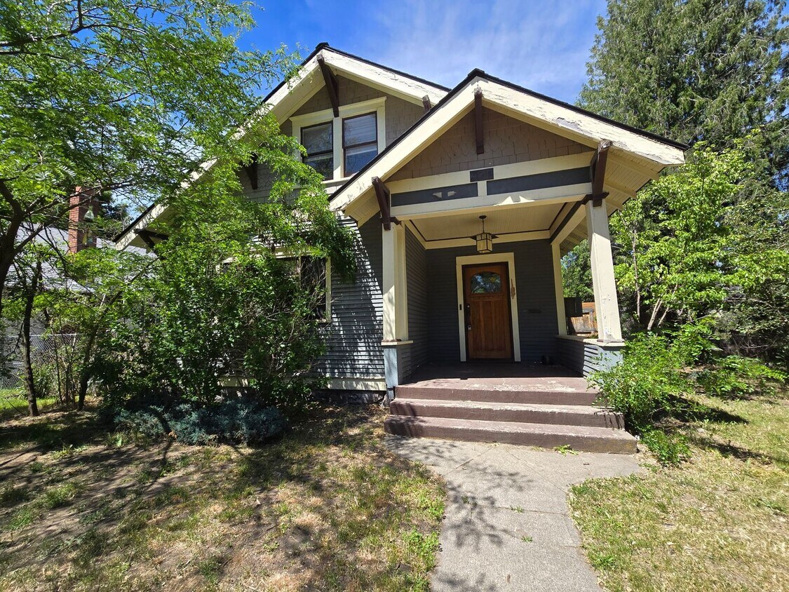 Foto principal - Garland District Home!