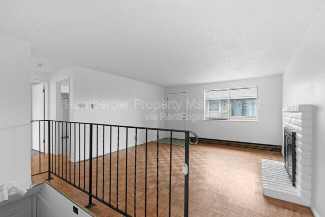 Foto del edificio - 37 E Rockwell Ave