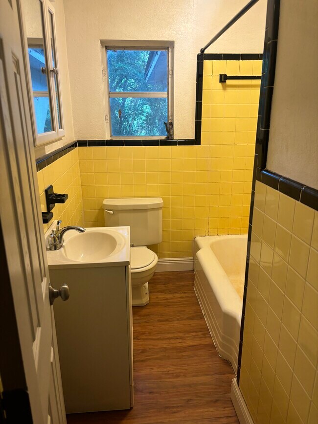 Building Photo - 1818 FL-79