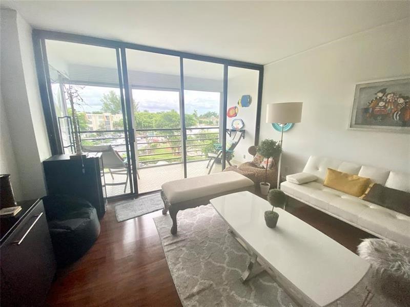 Foto principal - 20400 W Country Club Dr