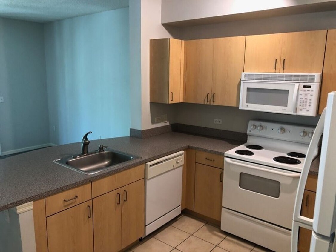 Primary Photo - Beautiful 1/1 condo with great amenities