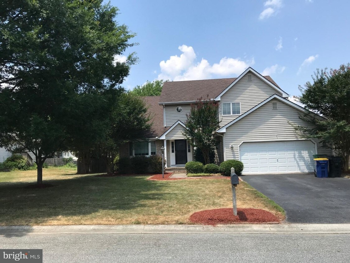 Primary Photo - 203 Stone Gate Way