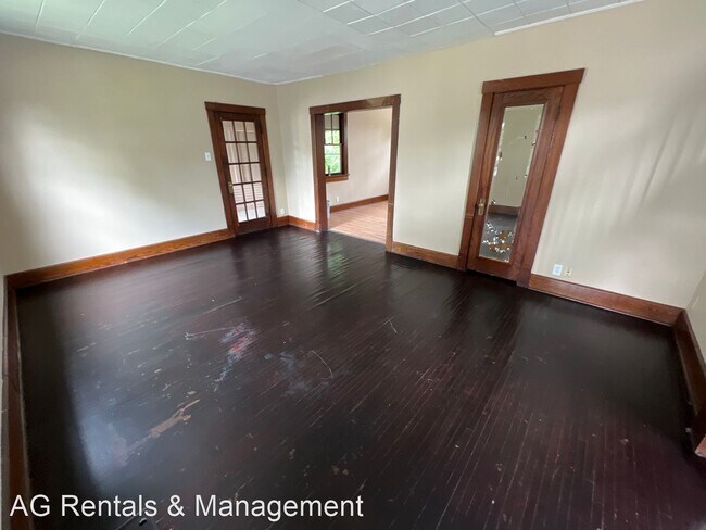 Building Photo - 3 br, 1 bath House - 330 E Wildwood Ave