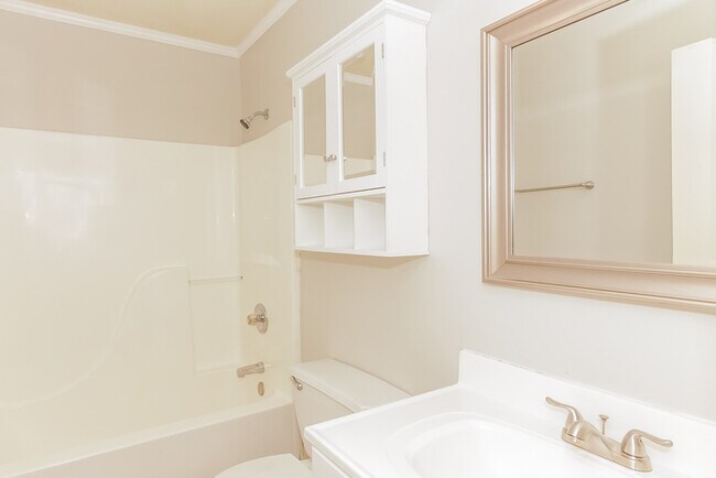 Building Photo - 3973 Maderia Dr NW