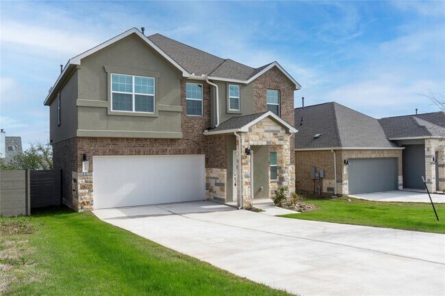 Building Photo - 913 Legends Ln