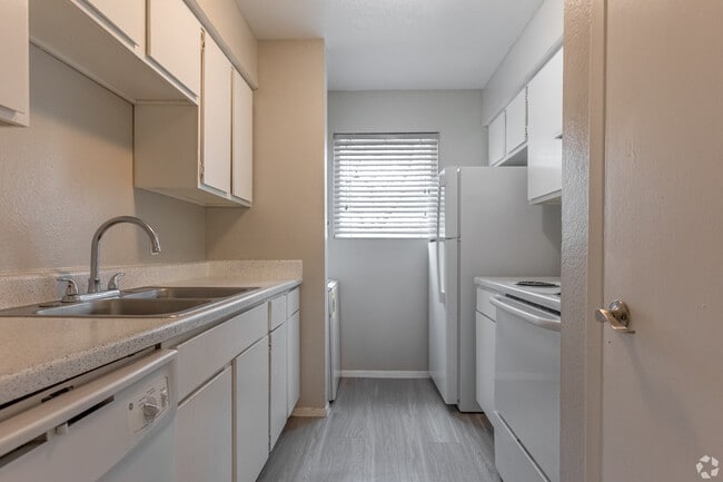 Building Photo - ReNew Midland