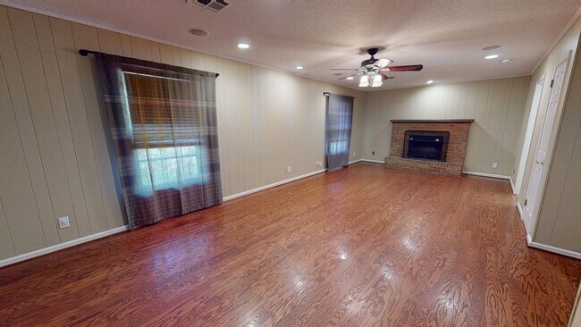Building Photo - 2513 Capstone Dr