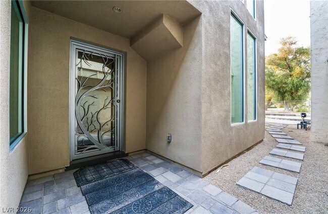 Building Photo - 980 Vegas Valley Dr