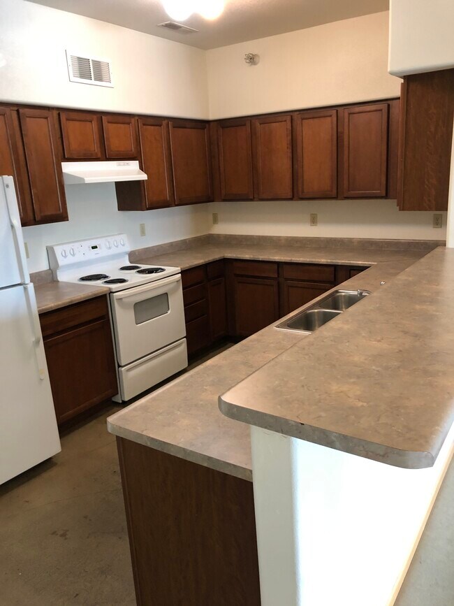 130 N Linn St, Iowa City, IA 52245 Apartments Iowa City, IA