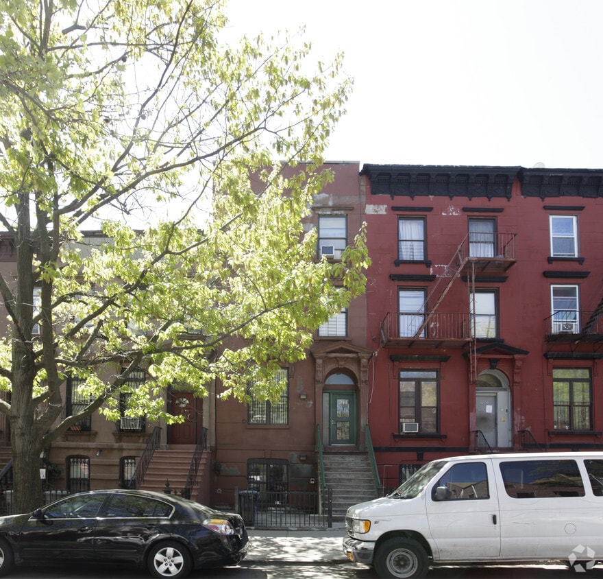 Building Photo - 914 Greene Ave