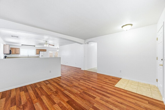Building Photo - 2899 W White Canyon Rd