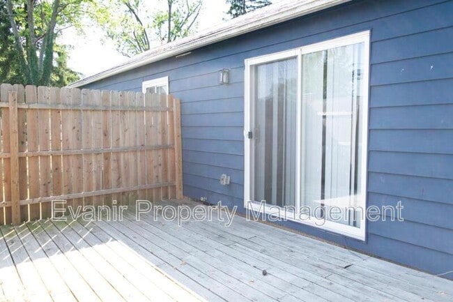 Photo - 955 Chelsea Ave House