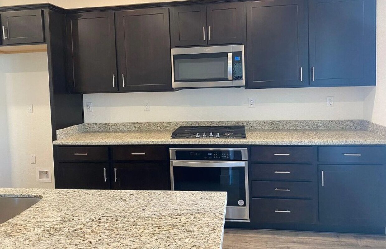 Building Photo - Beautiful Single Story Home Ready To Be Called Home!