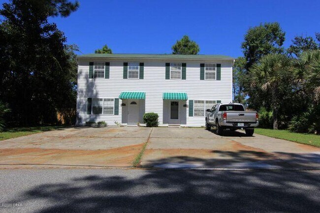 Building Photo - 21104 S Lakeview Dr