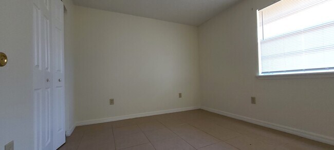 Dormitorio - 4489 Barna Ave