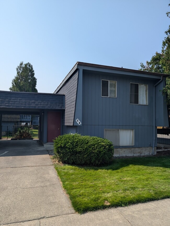 Building Photo - 1122 Francis Ave