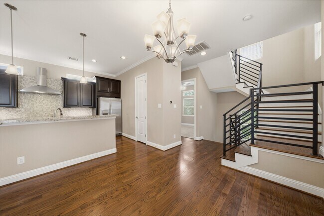Foto del edificio - 1113 W 18th St