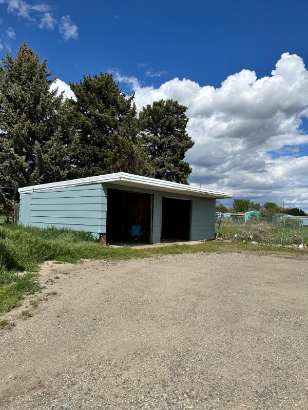 Building Photo - 709 1/2 S Billings Blvd