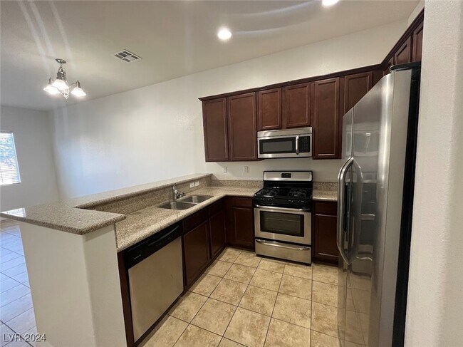 Foto del edificio - 7576 Nicklin St