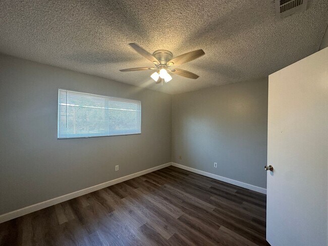 Building Photo - 2403 - Pendleton