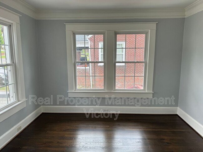 Building Photo - 910 7th St. W