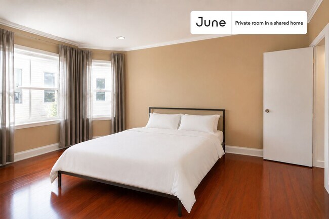 Building Photo - Room in Shared 6 bed/2 bath home