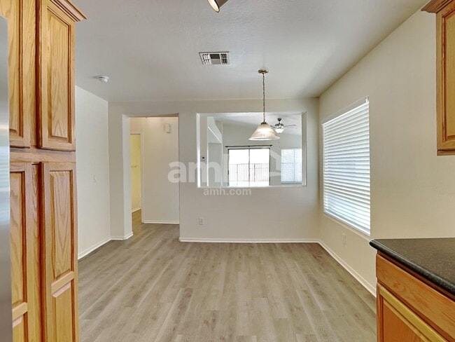 Foto del edificio - 11837 W Flanagan St