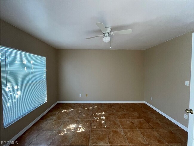 Foto del edificio - 621 SE 46th Ter