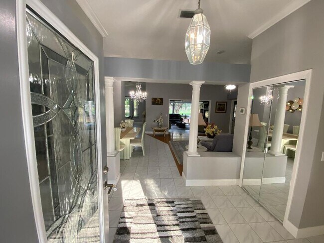 Foto del edificio - Spectacular ANNUAL LEASE, Fully Furnished ...