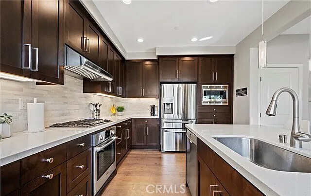 Building Photo - 191 Excursion