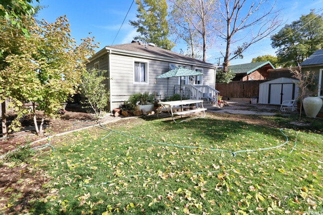 Building Photo - 120 E 350 N