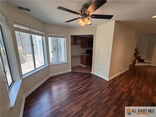 Building Photo - 1009 Schmidt Ln