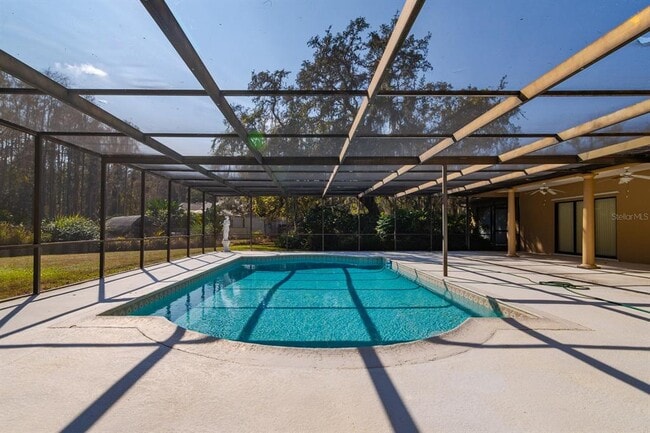 Foto del edificio - 10206 Lakeview Dr