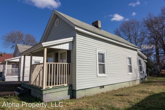 Foto del edificio - 1 br, 1 bath House - 109 4th Street