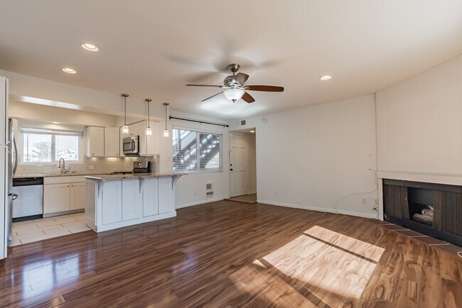 Sala de estar - 851 Cypress Ave