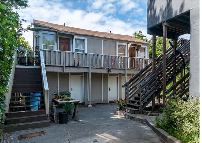Building Photo - 2914 Harper Street
