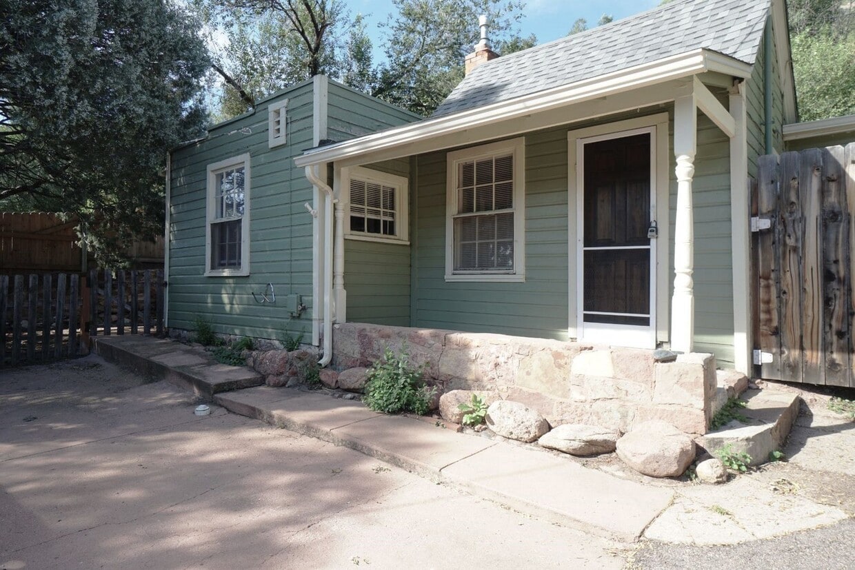Primary Photo - 24.5 Waltham Ave