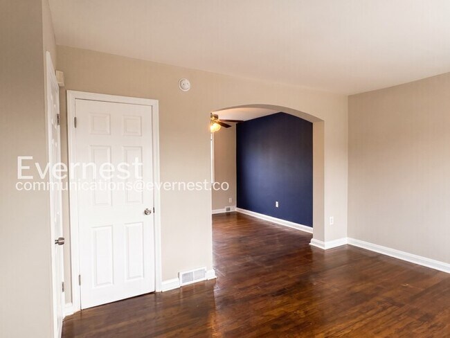 Foto del edificio - 1408 Cedarcroft Rd