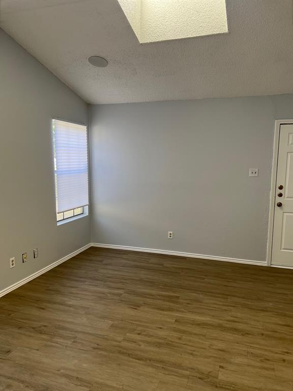 Building Photo - 405 Fantail Loop