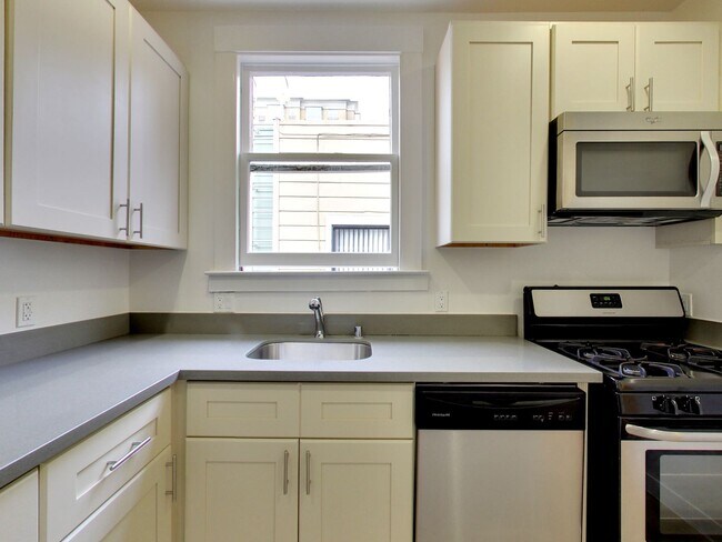 RENOVATED, Top Floor. PARKING Available. L... Apartment | University of ...
