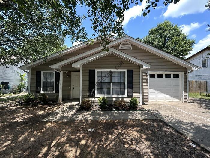 Primary Photo - 86 Pond St