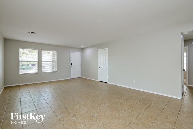 Foto del edificio - 5747 W King Snake Dr