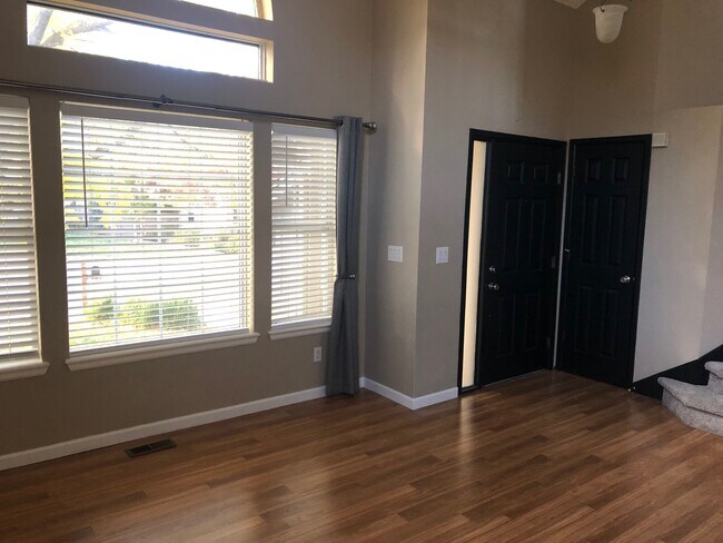 Foto del edificio - 5870 S Rock Creek Dr