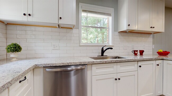 Building Photo - 14246 FM1314