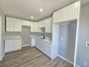 Building Photo - 521 W Avenue J5
